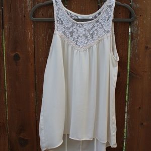 White tank size small